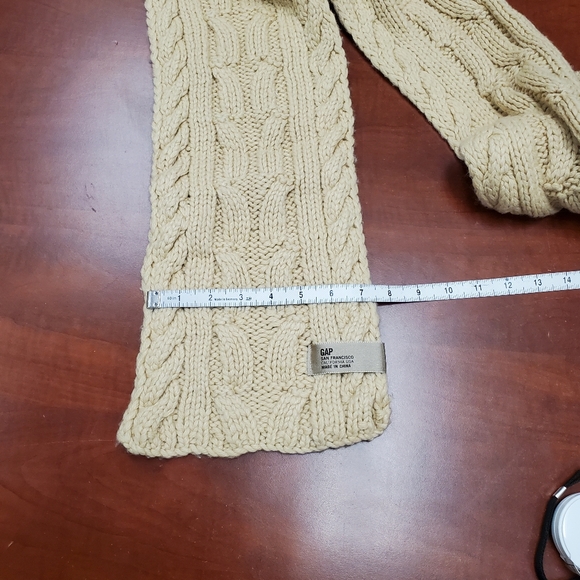 Gap Winter Scarf - Picture 2 of 3